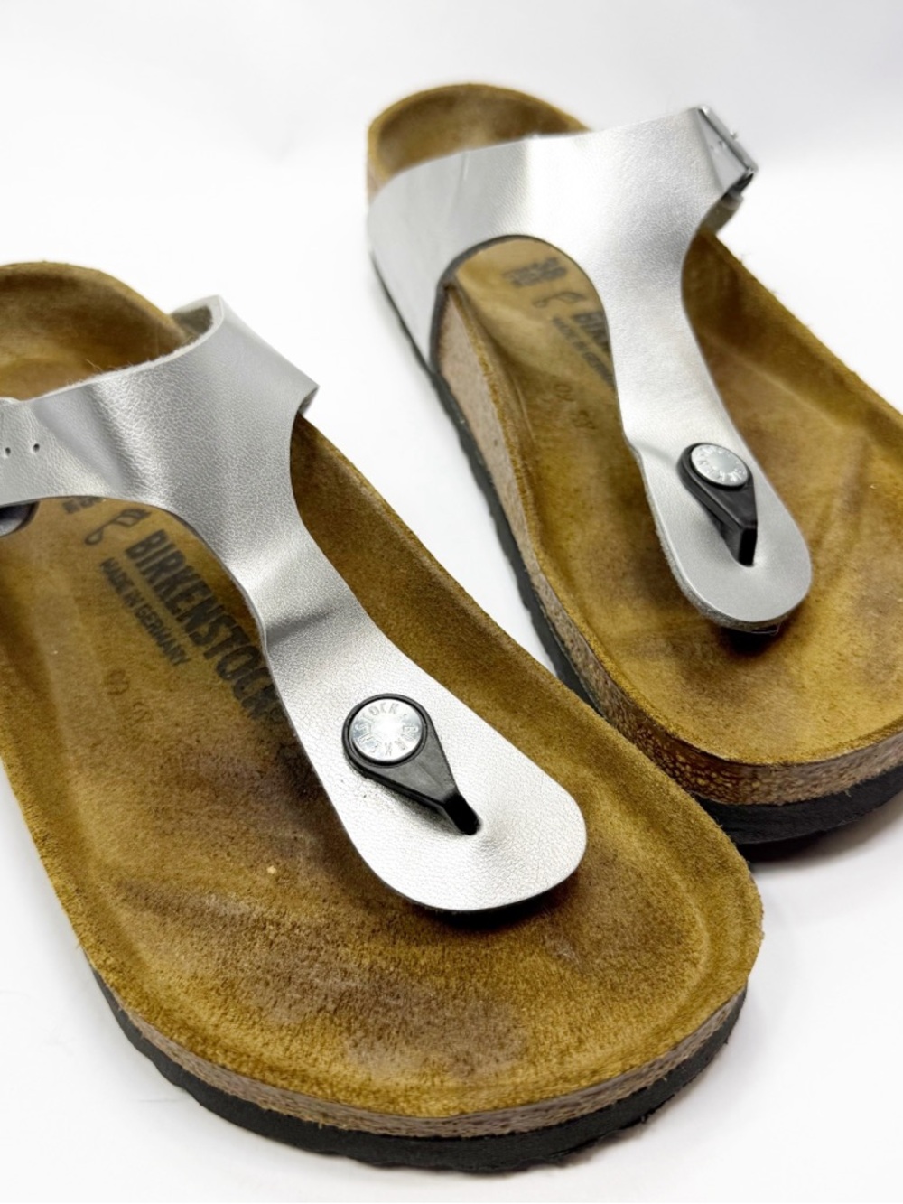 Birkenstock Silver Leather Gizeh Thong Sandals L7M5